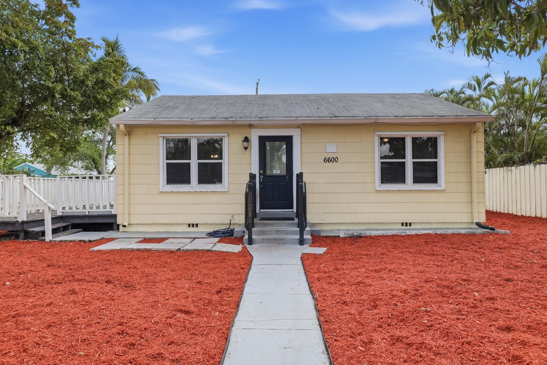 6600 Garden Avenue, West Palm Beach, FL 33405 Photo