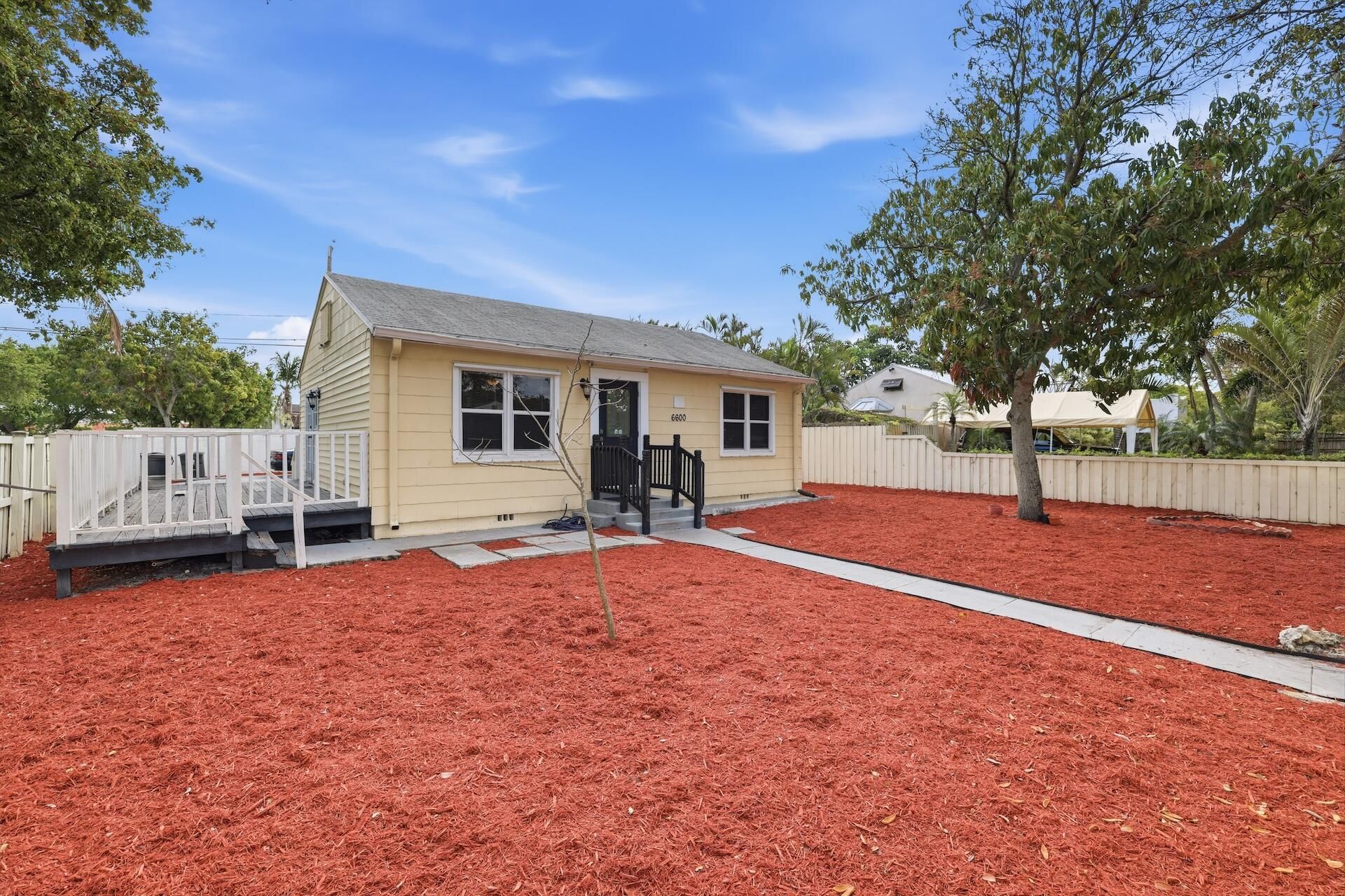 6600 Garden Avenue, West Palm Beach, FL 33405 Photo