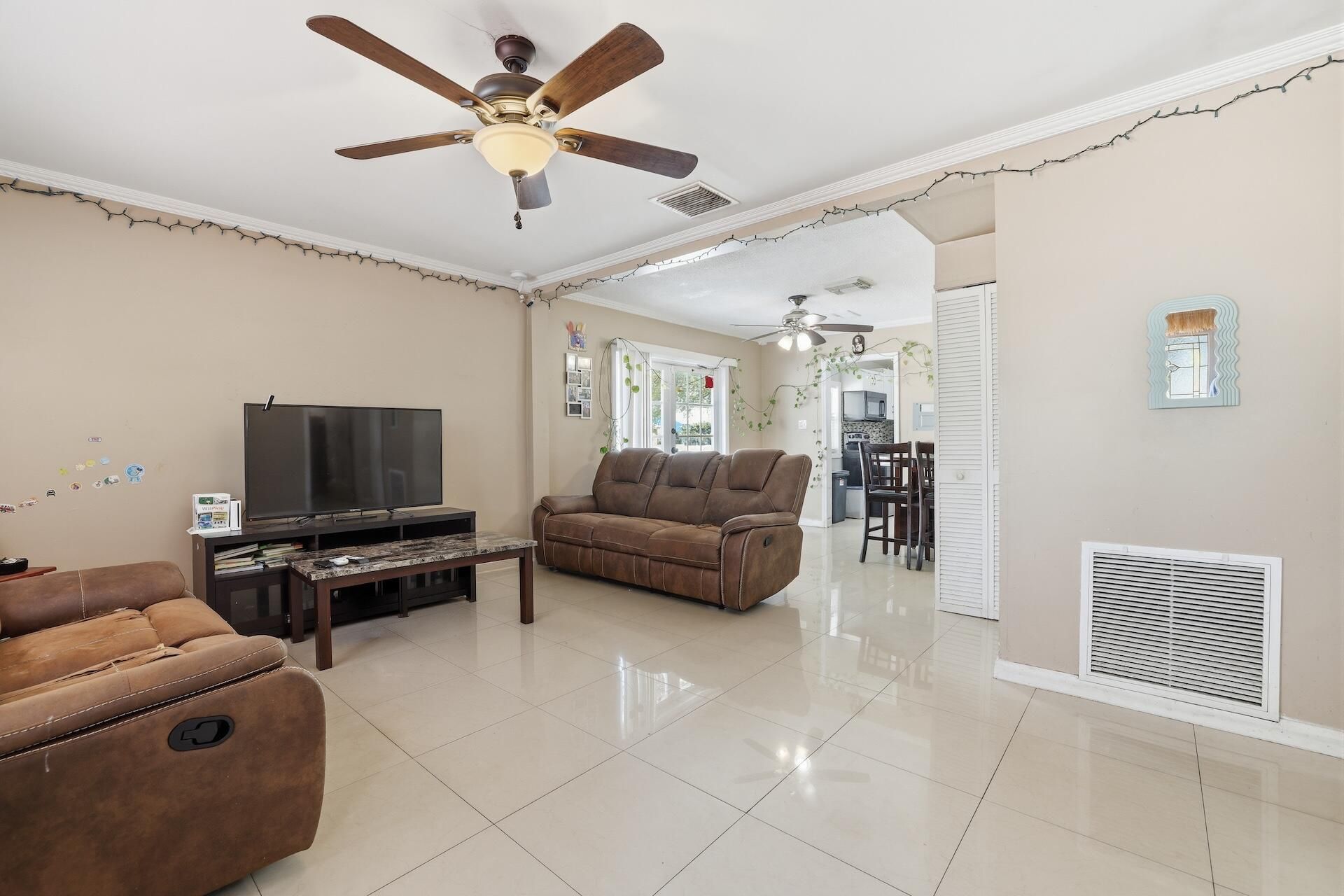 6600 Garden Avenue, West Palm Beach, FL 33405 Photo