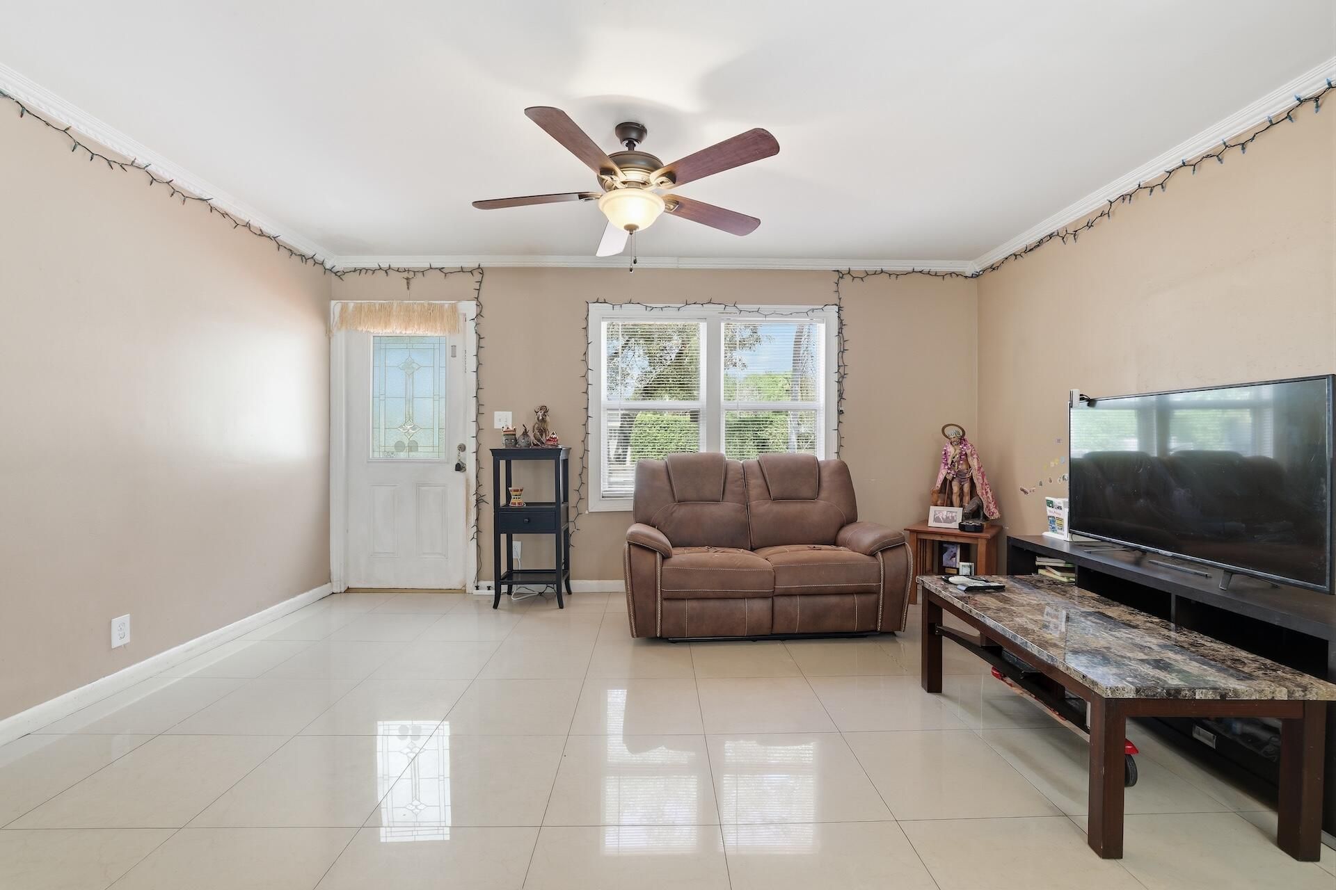 6600 Garden Avenue, West Palm Beach, FL 33405 Photo
