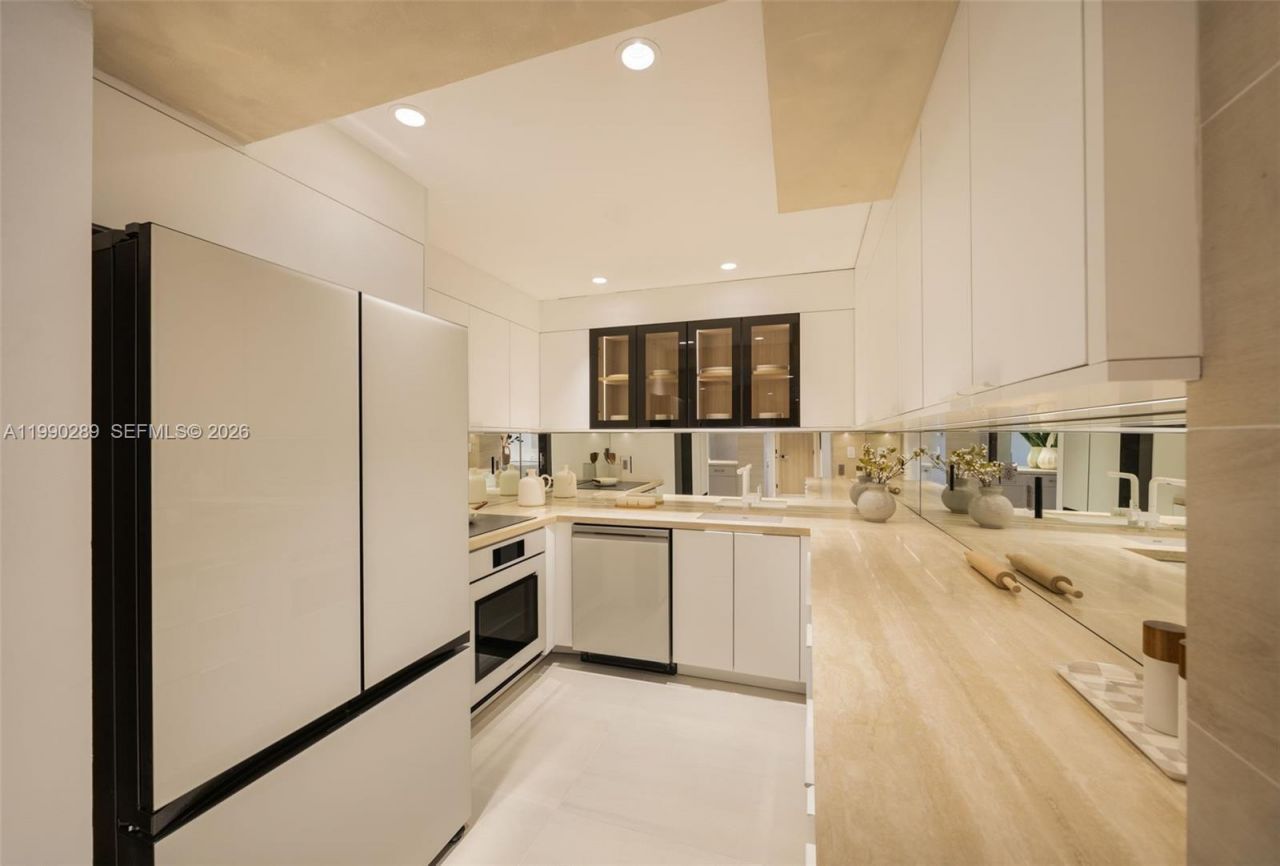 2301 Collins Ave , Unit 526, Miami Beach, FL 33139 Photo