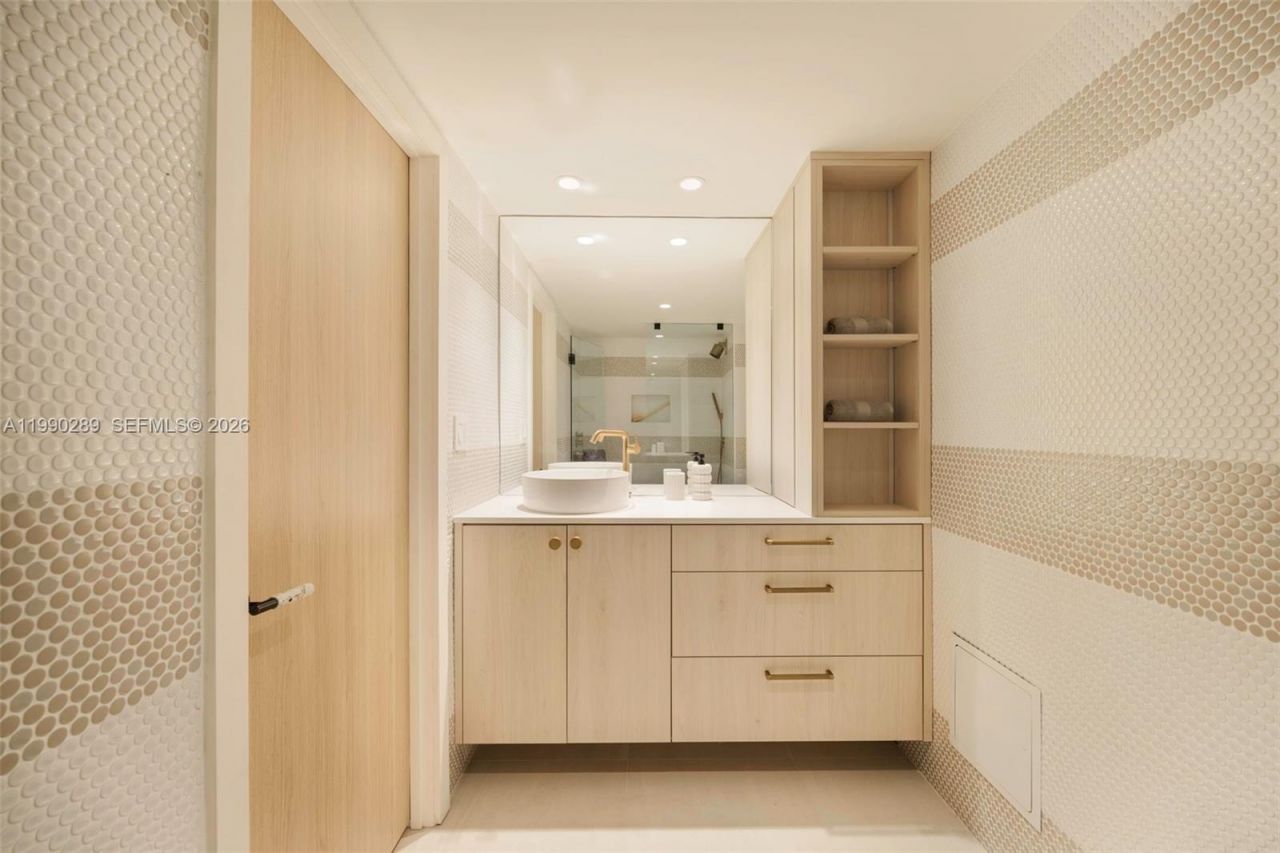 2301 Collins Ave , Unit 526, Miami Beach, FL 33139 Photo