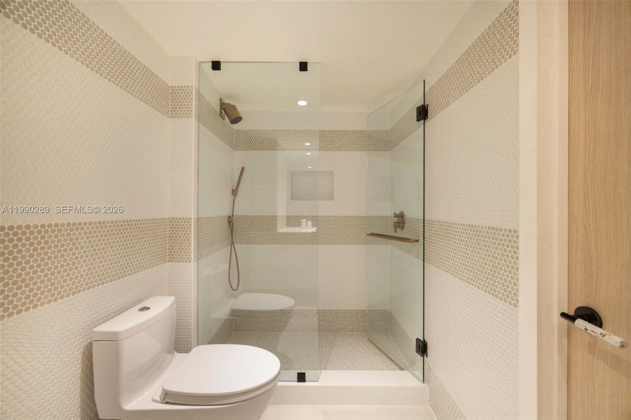 2301 Collins Ave , Unit 526, Miami Beach, FL 33139 Photo