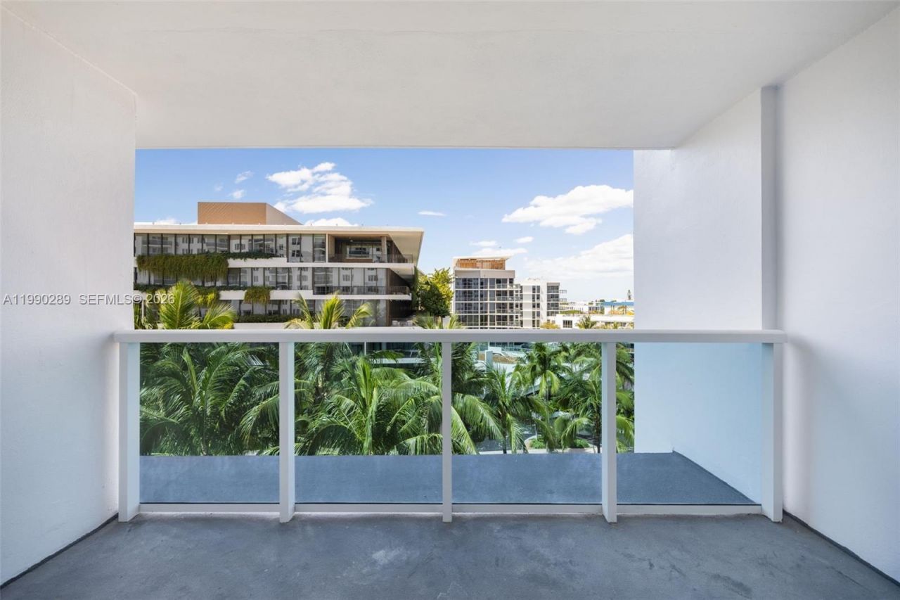 2301 Collins Ave , Unit 526, Miami Beach, FL 33139 Photo