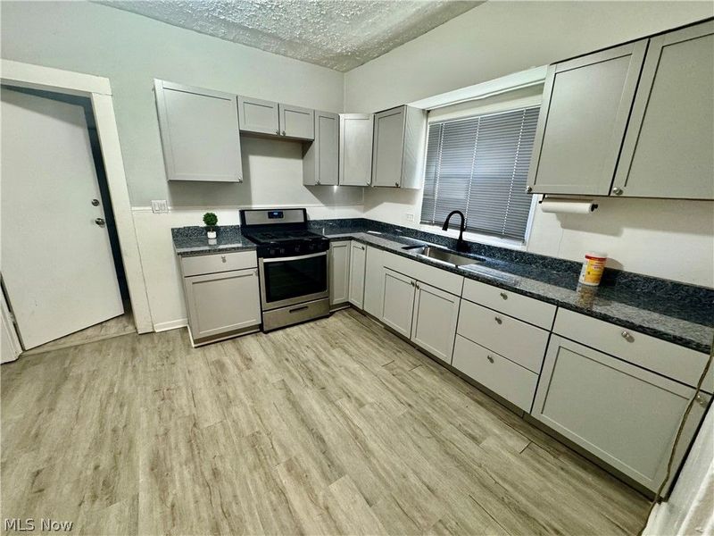 2020 Corning Avenue, Cleveland, OH 44109 Photo 4