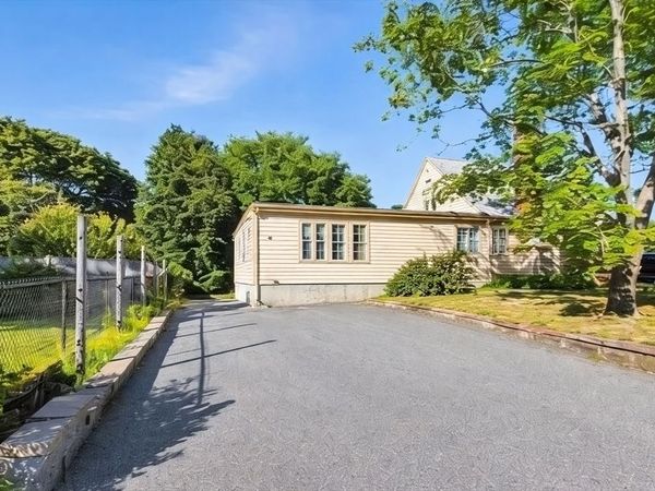 28 Edgeworth St, Unit 2, Weymouth, MA 02169