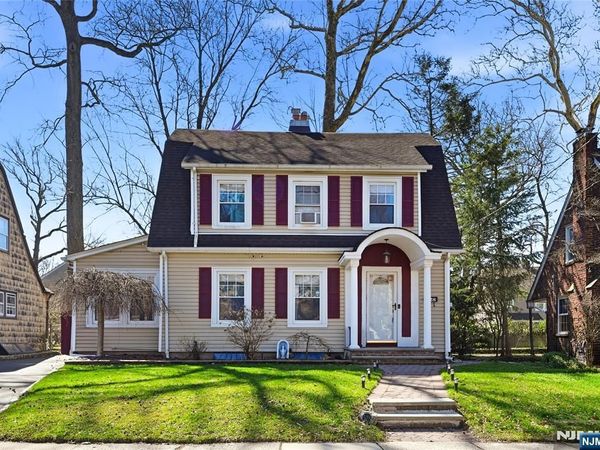 528 Wyndham Road, TEANECK, NJ 07666