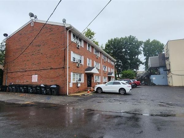 6 Alliotts Place, PALISADES PARK, NJ 07650