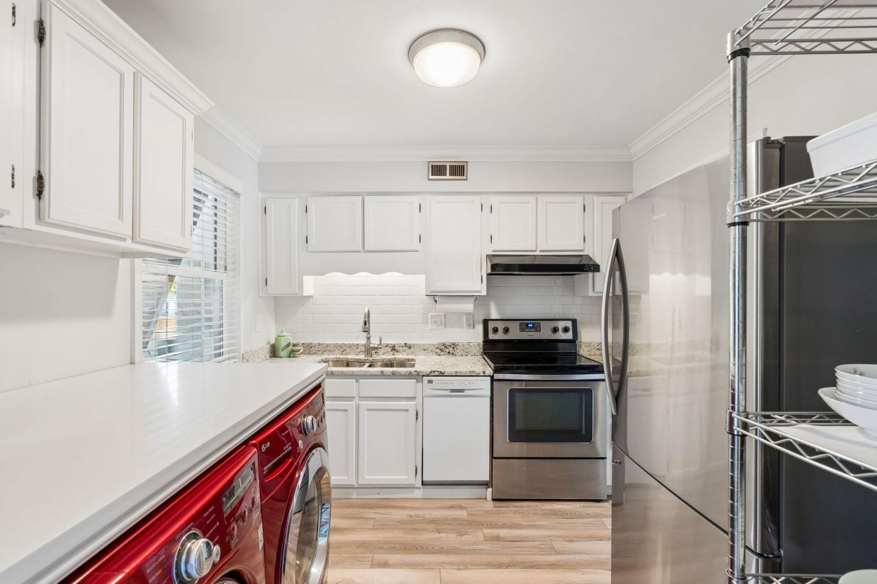 759 Center Street Photo 12