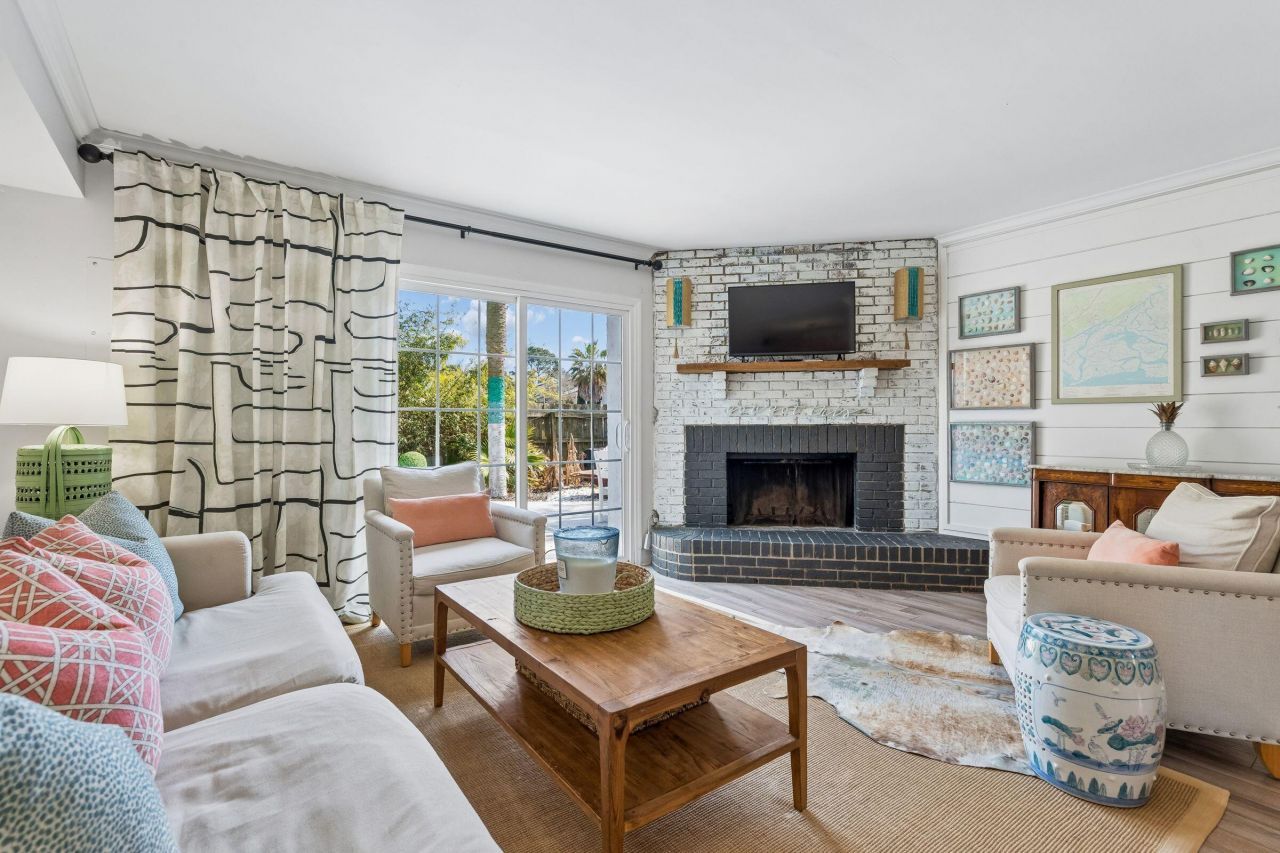 759 Center Street Photo 14