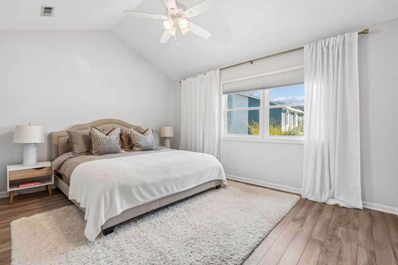 759 Center Street Photo 19