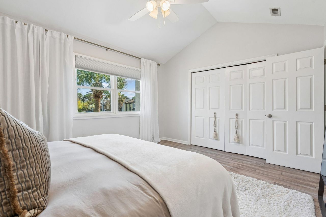 759 Center Street Photo 20