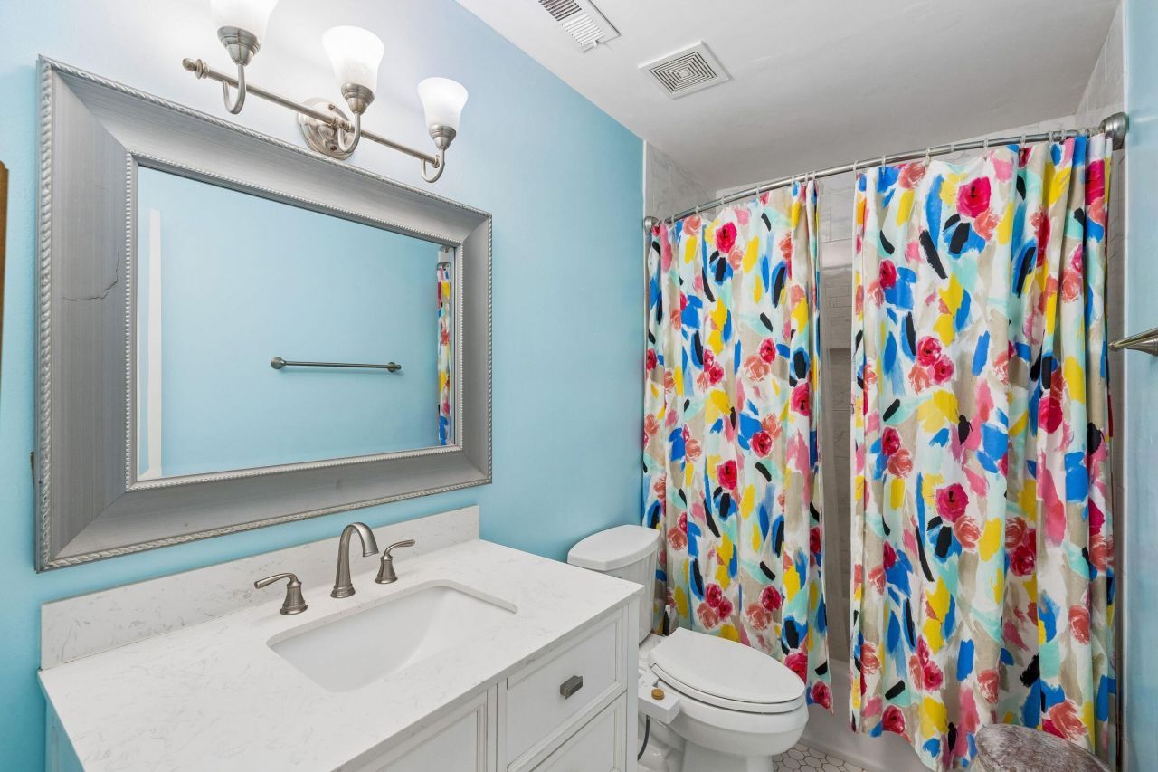 759 Center Street Photo 21