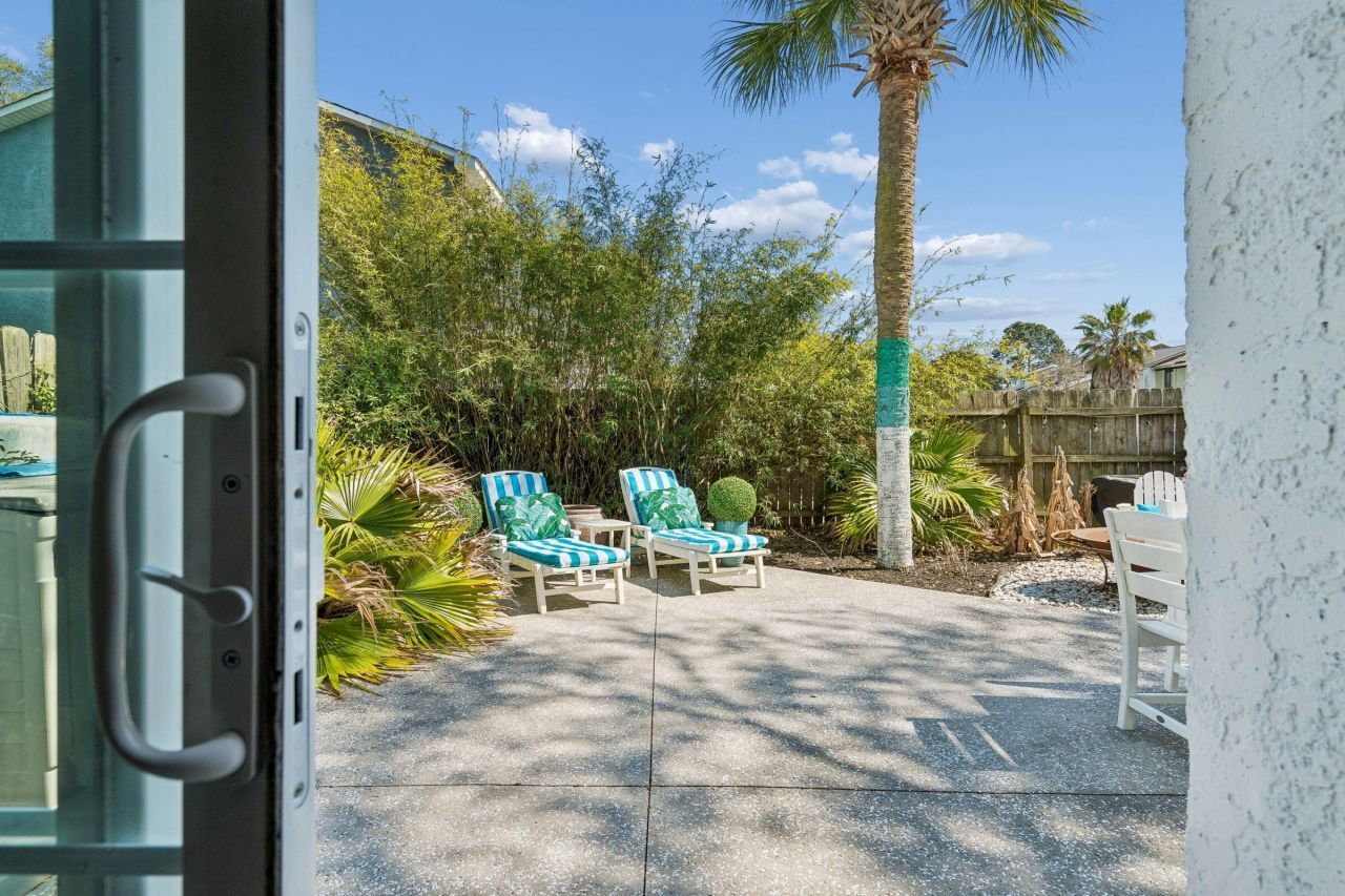 759 Center Street Photo 22