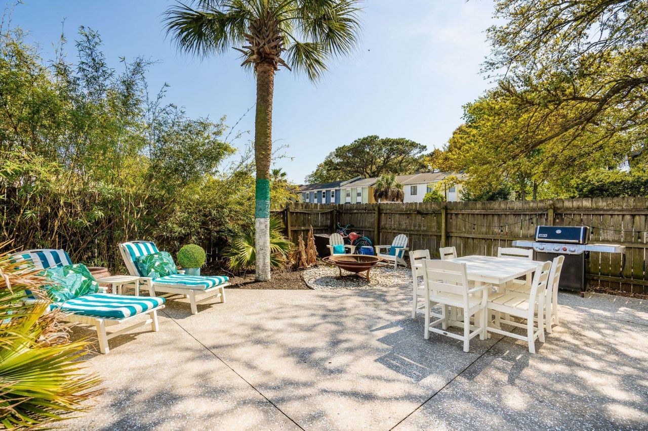 759 Center Street Photo 23