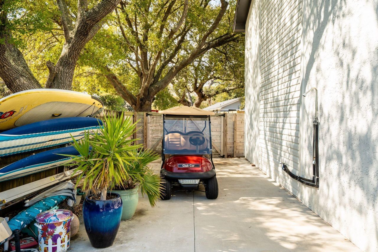 759 Center Street Photo 27