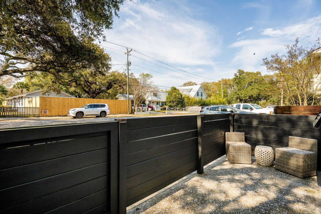 759 Center Street Photo 28