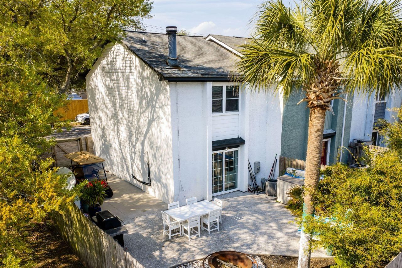 759 Center Street Photo 29