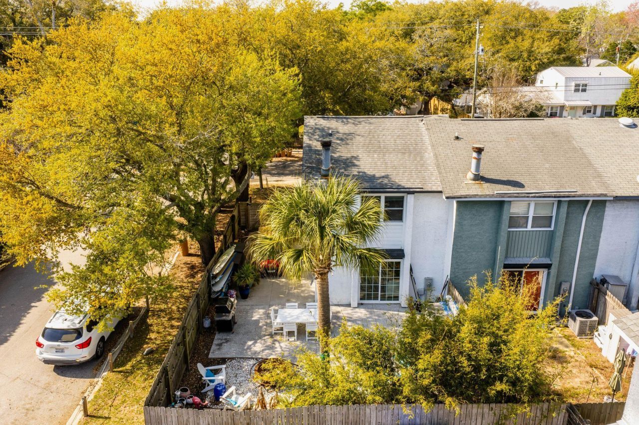 759 Center Street Photo 30