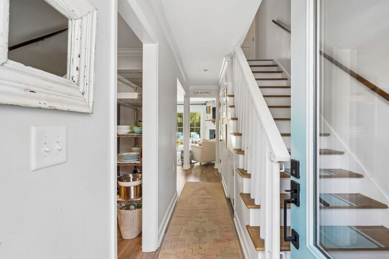 759 Center Street Photo 6