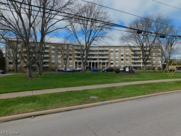 3400 Wooster Road, Unit 618, Rocky River, OH 44116
