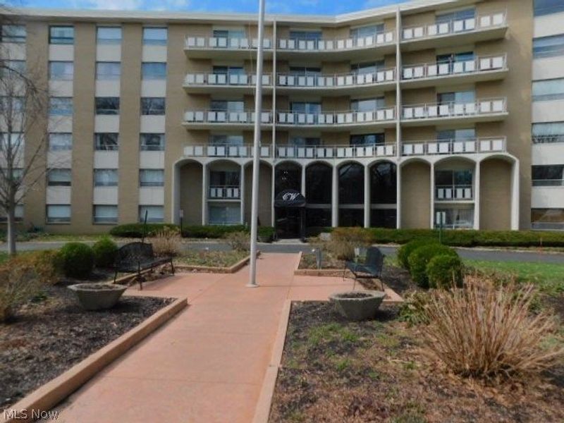 3400 Wooster Road, Unit 618, Rocky River, OH 44116 Photo 2