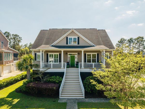 1828 Delacourt Avenue, Mount Pleasant, SC 29466