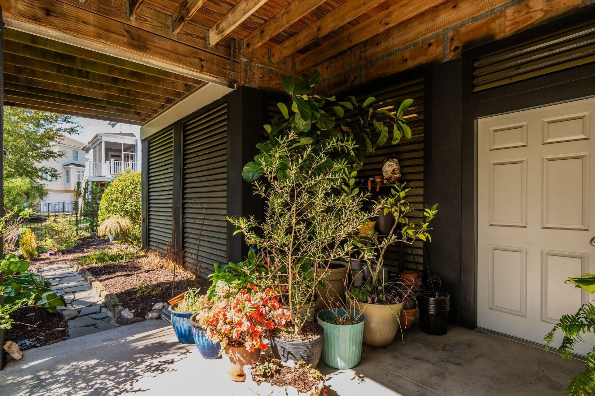 1828 Delacourt Avenue Photo 34