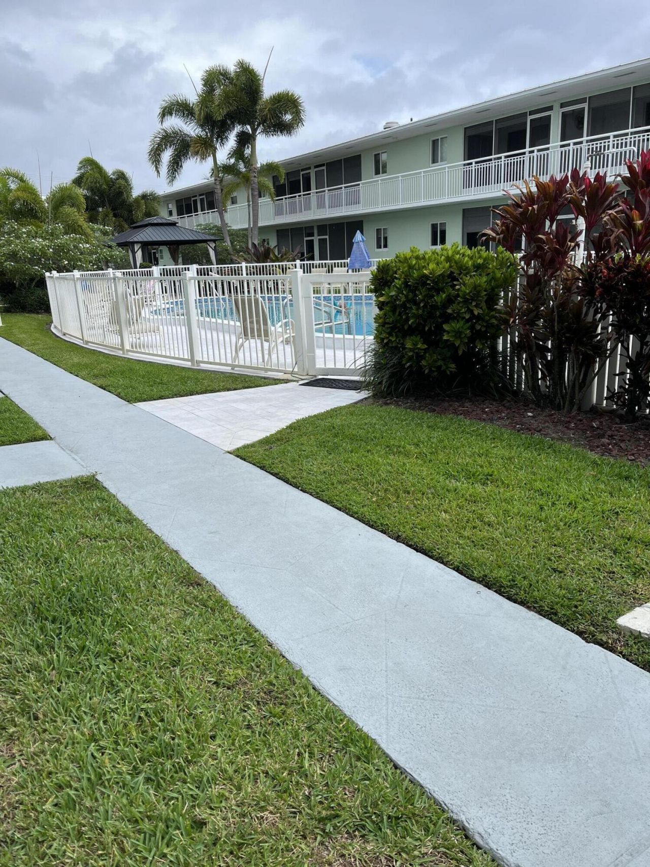 2100 NE 38th Street, Unit 128, Lighthouse Point, FL 33064 Photo