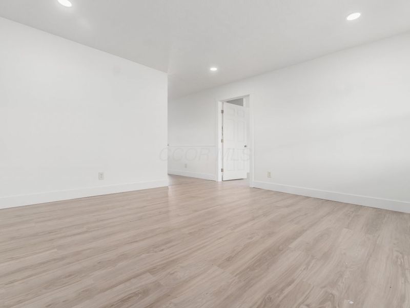 5301 Negley Court, Columbus, OH 43232 Photo 15