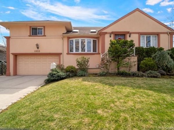 1033 Rosedale Road , North Woodmere, NY 11581