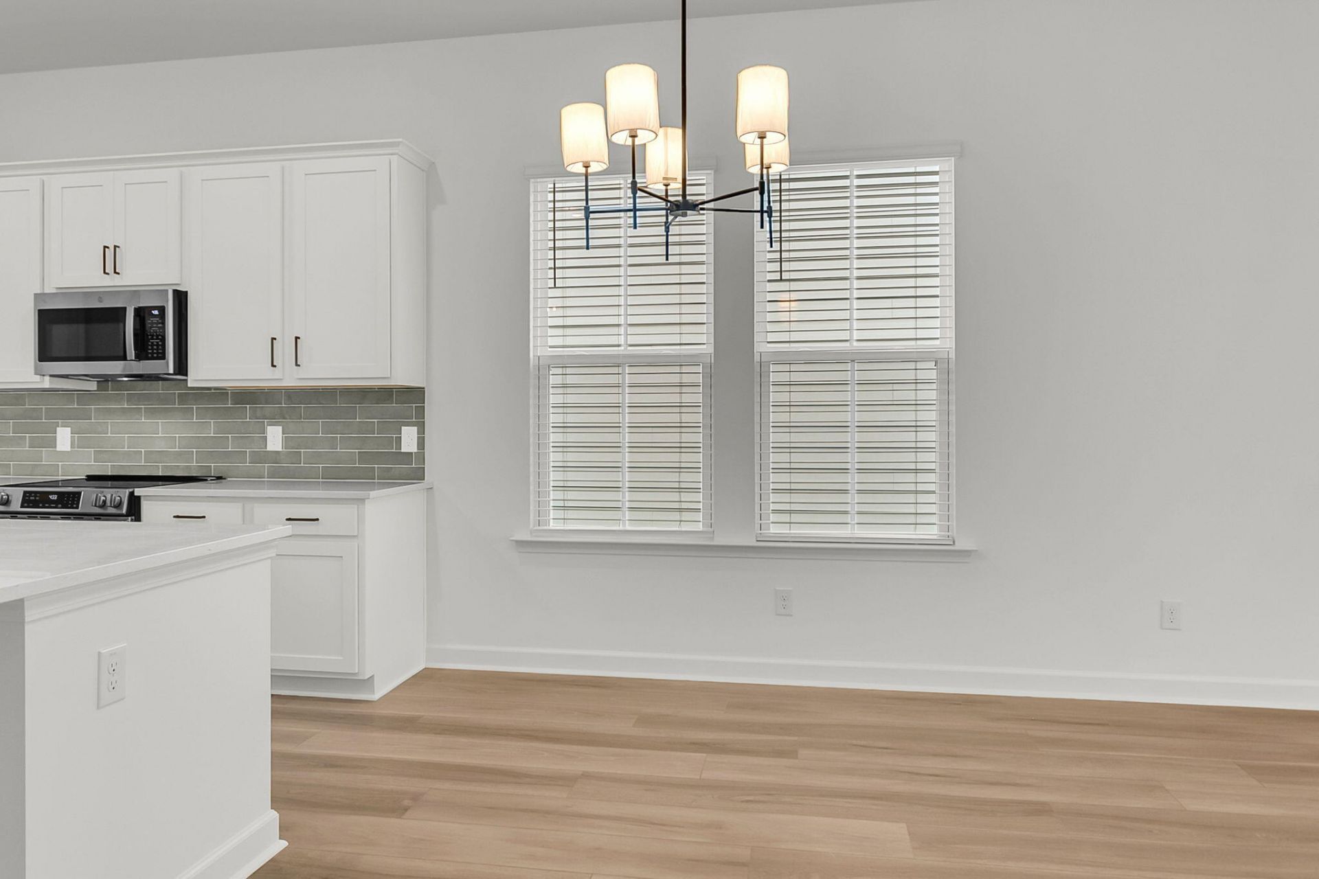 777 Blueway Avenue Photo 13