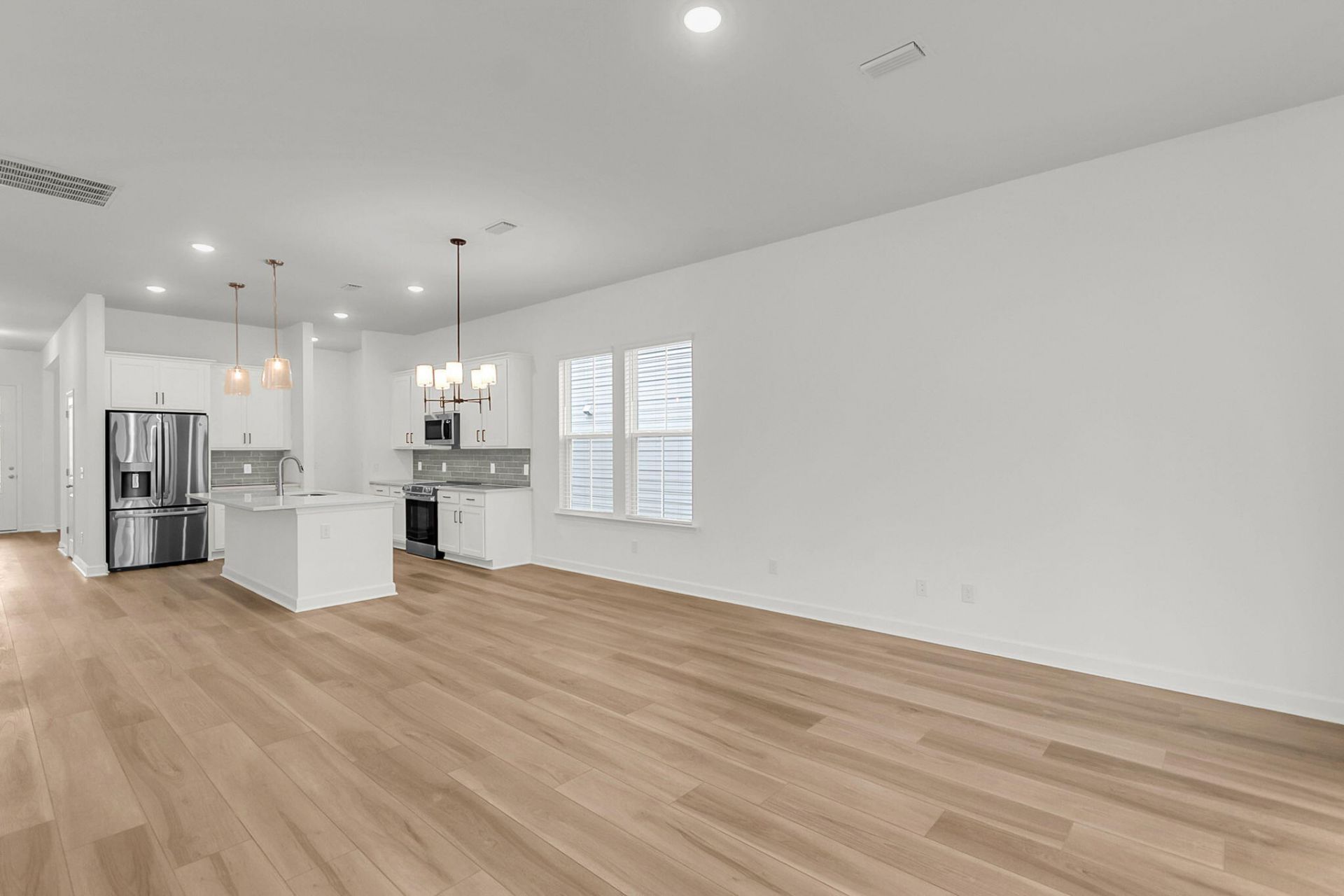 777 Blueway Avenue Photo 19