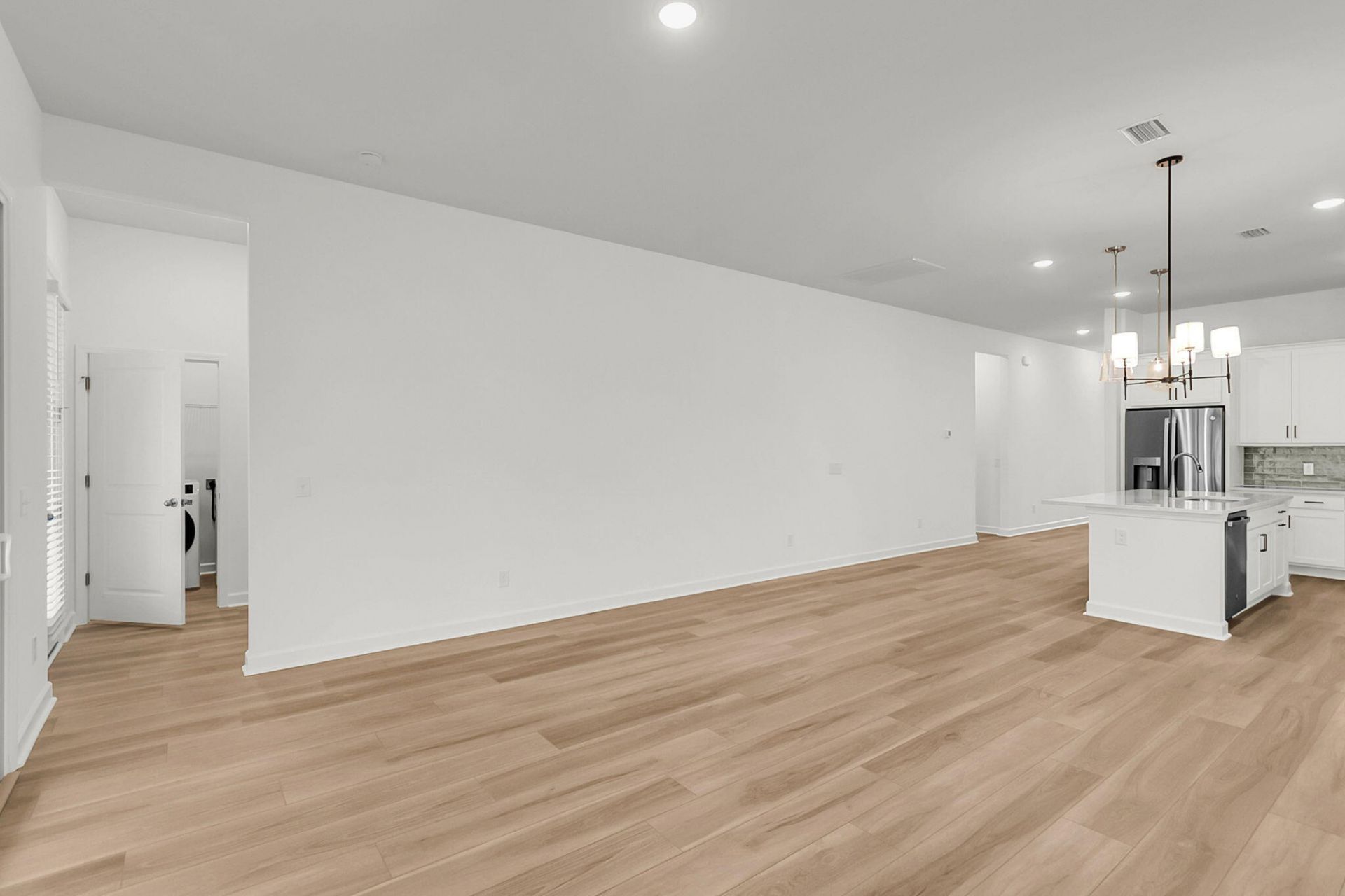 777 Blueway Avenue Photo 20