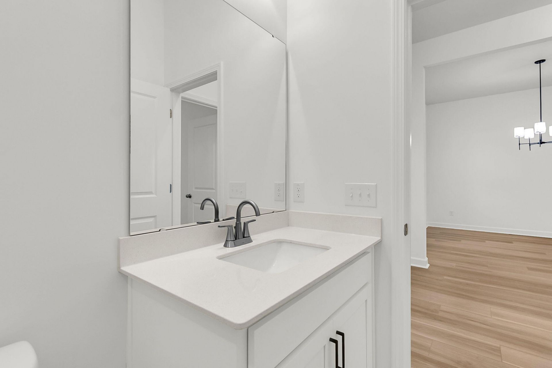 777 Blueway Avenue Photo 26