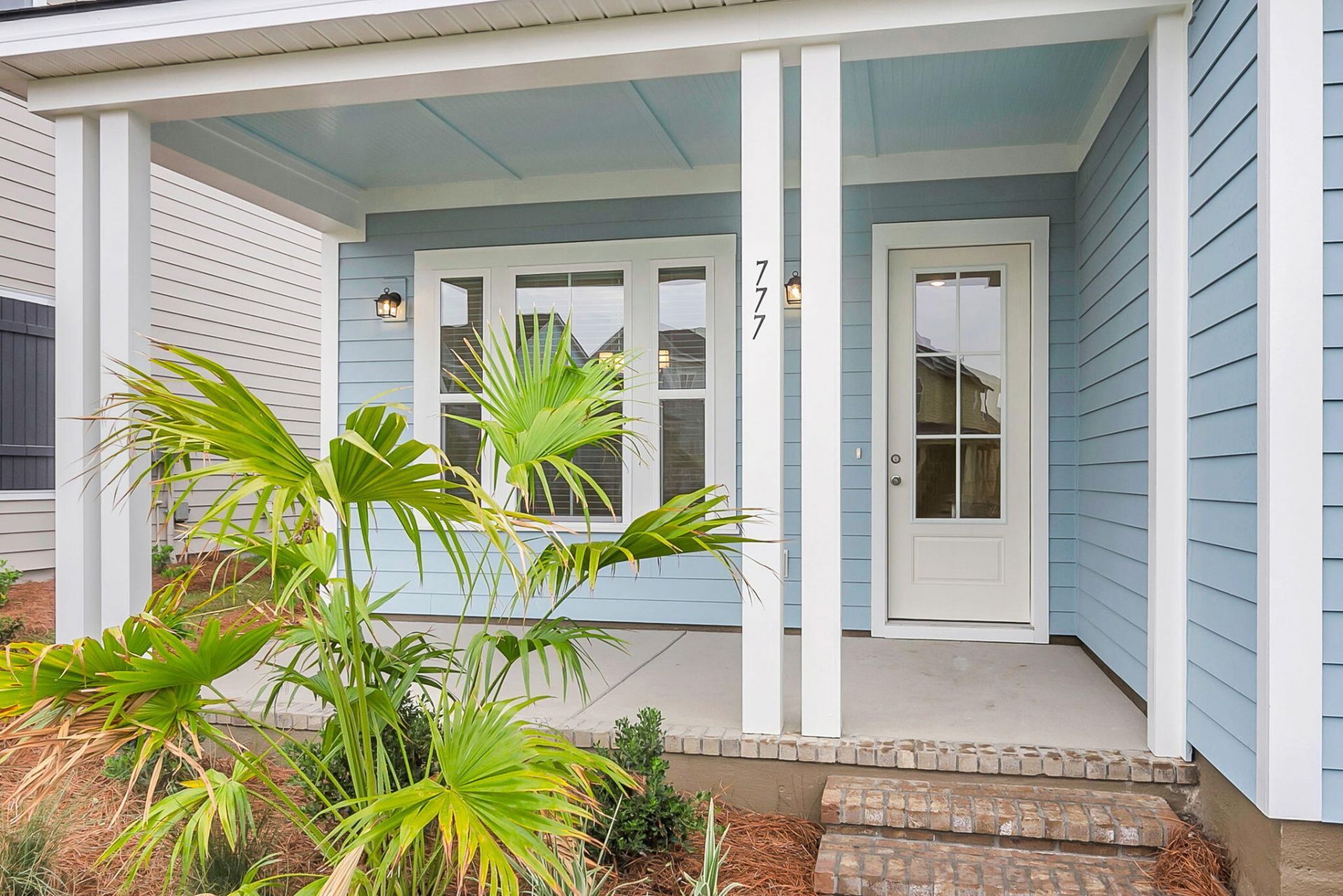 777 Blueway Avenue Photo 3