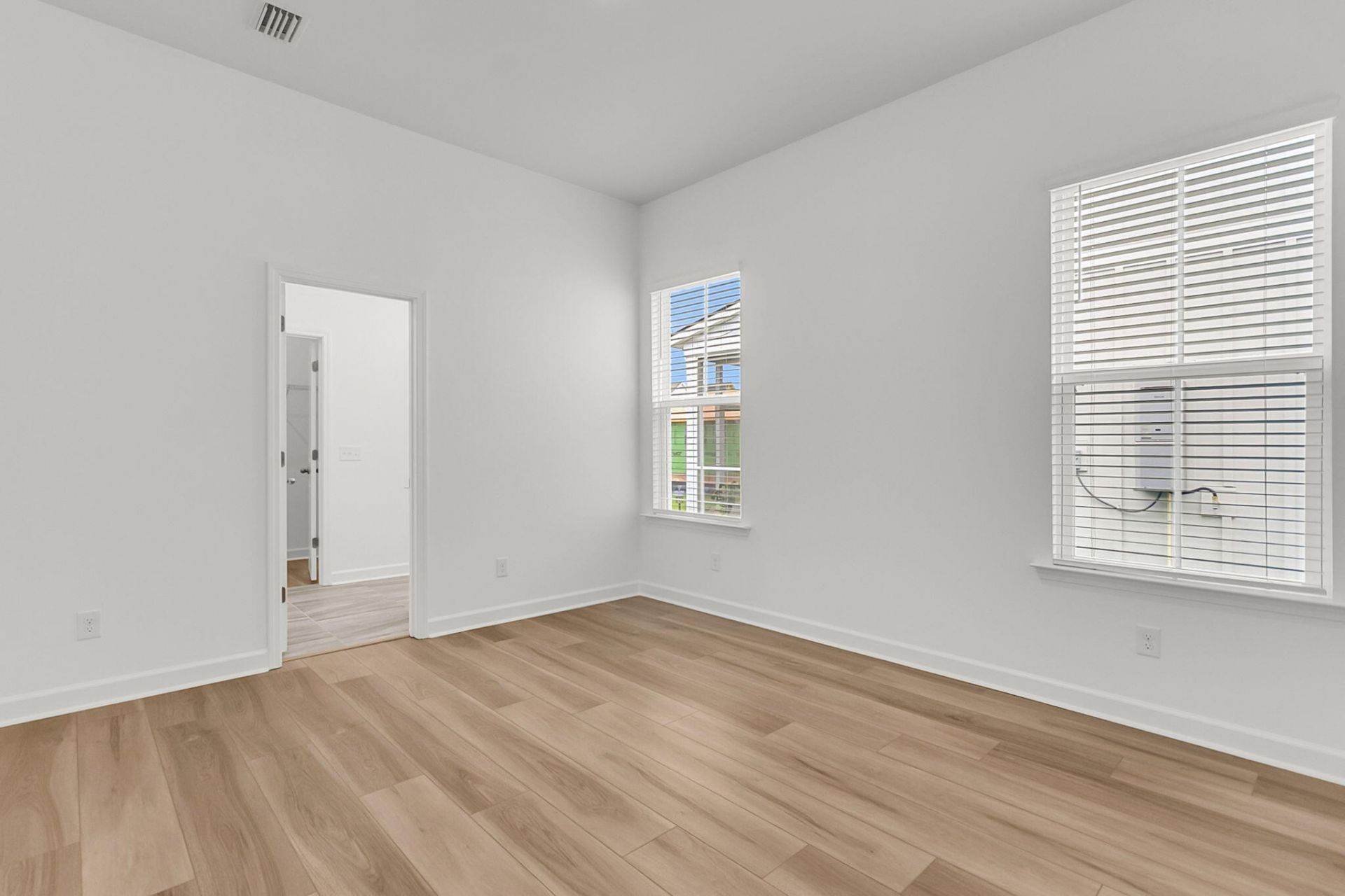 777 Blueway Avenue Photo 31