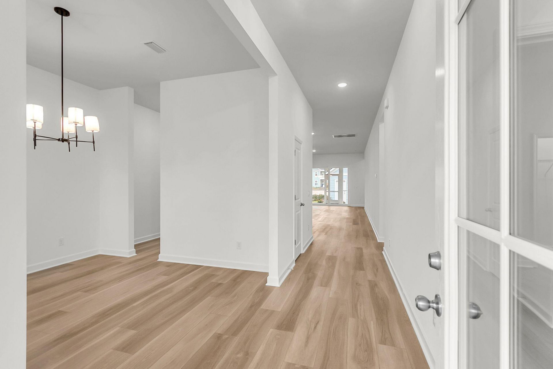 777 Blueway Avenue Photo 5