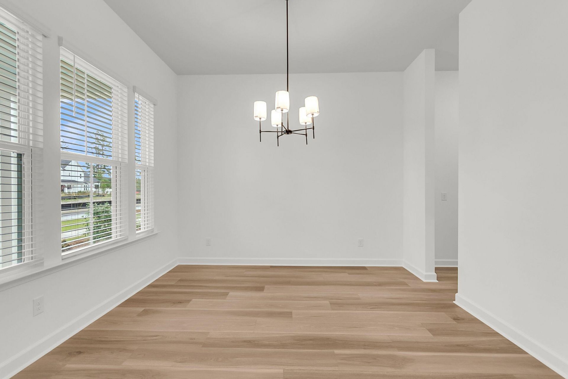 777 Blueway Avenue Photo 6