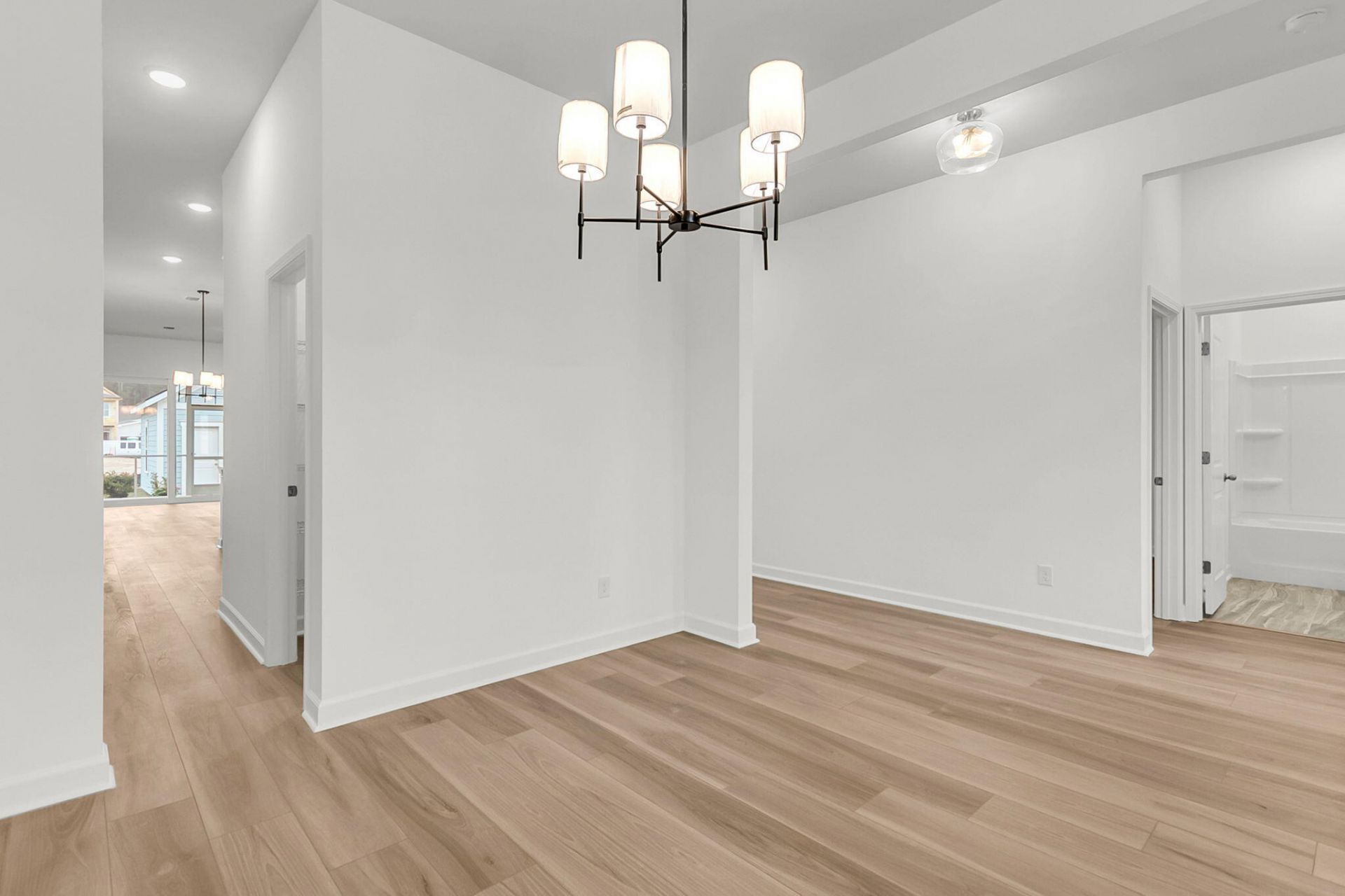 777 Blueway Avenue Photo 7