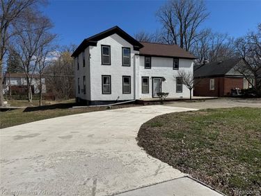 23056 Springbrook Drive, Farmington Hills, MI 48336