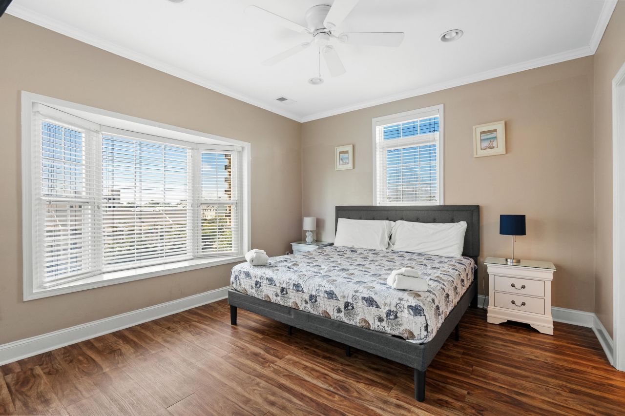 213 76th Ave. N Photo 30