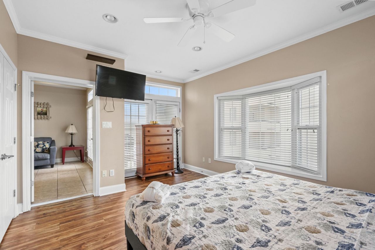 213 76th Ave. N Photo 31