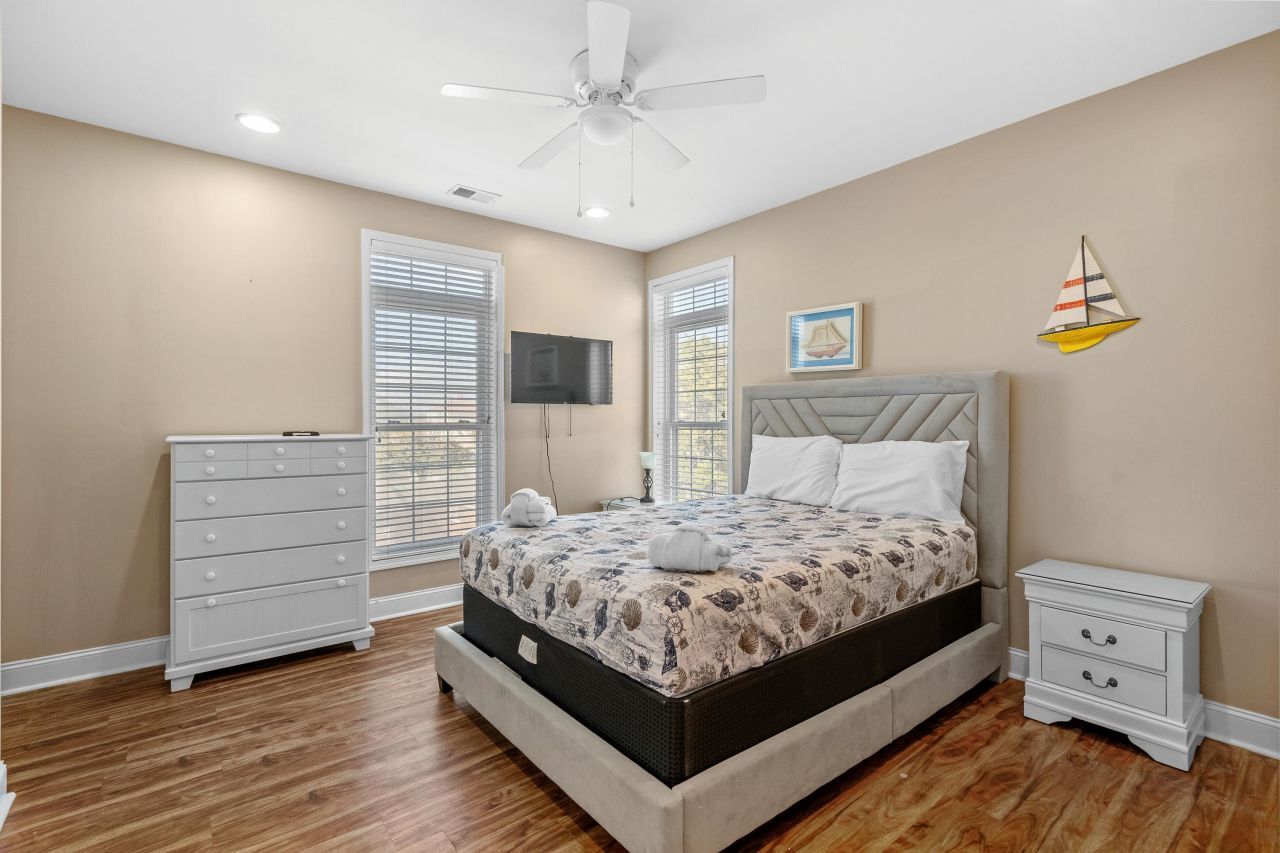 213 76th Ave. N Photo 33