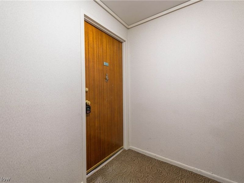 12520 Edgewater Drive, Unit 210, Lakewood, OH 44107 Photo 10