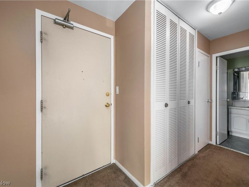 12520 Edgewater Drive, Unit 210, Lakewood, OH 44107 Photo 11