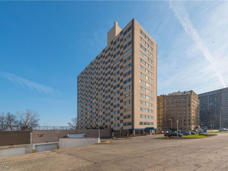 12520 Edgewater Drive, Unit 210, Lakewood, OH 44107 Photo 3