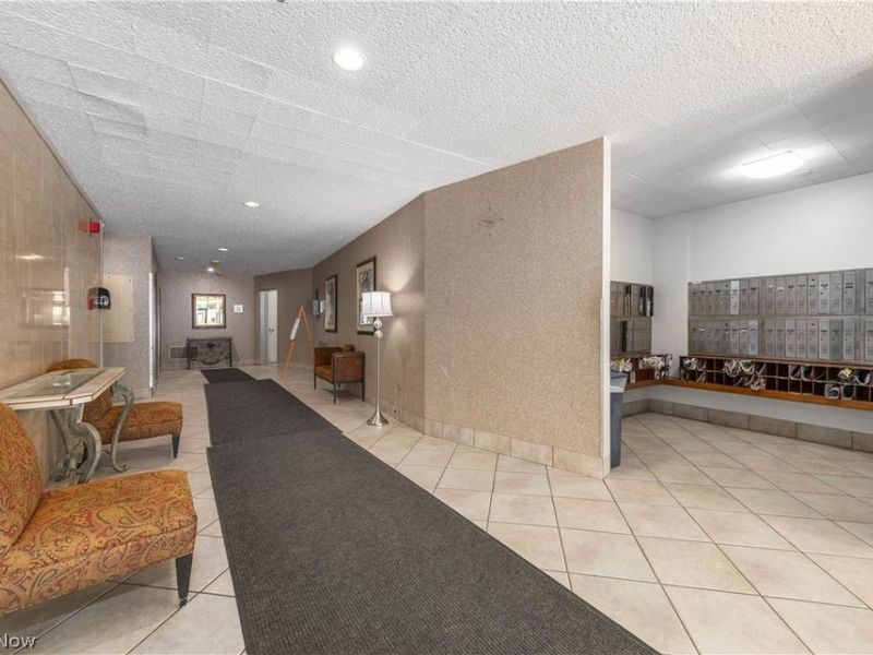 12520 Edgewater Drive, Unit 210, Lakewood, OH 44107 Photo 5