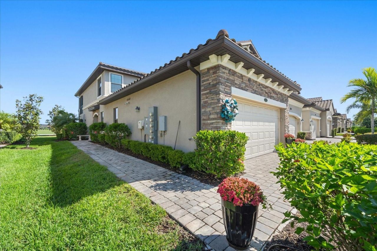 18027 Gawthrop Drive, Unit 101, Bradenton, FL 34211 Photo