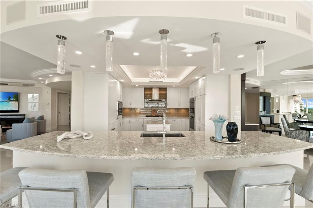 13665 Vanderbilt Dr, Unit 701, Naples, FL 34110 Photo
